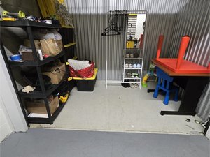 10 x 5 storage unit in Coral Springs, FL