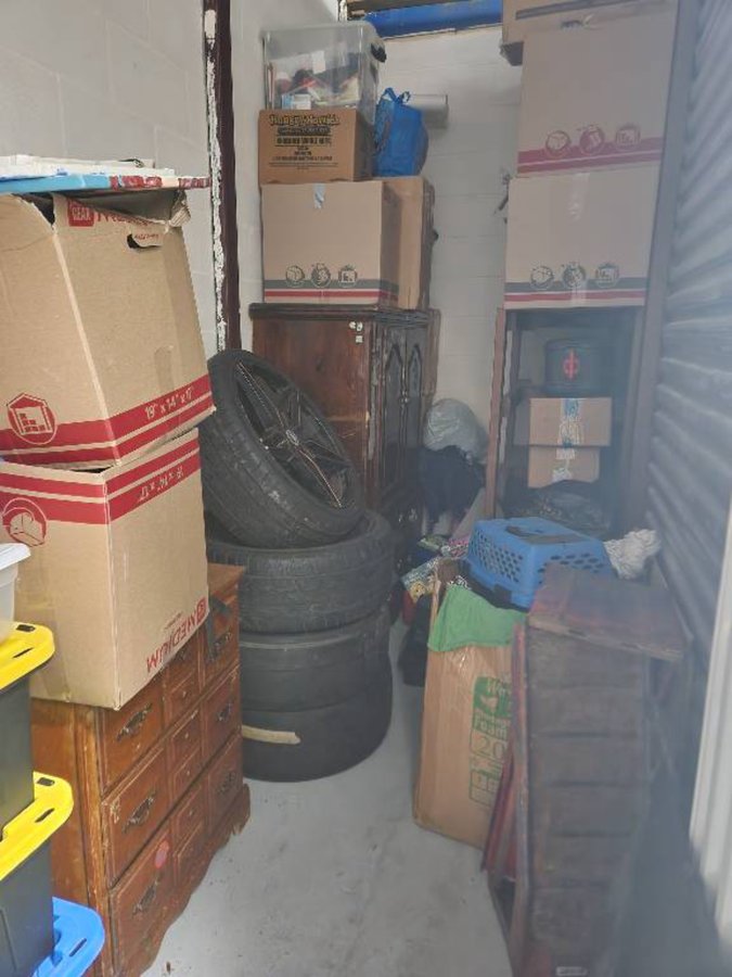 5 x 15 storage unit in Sarasota, FL