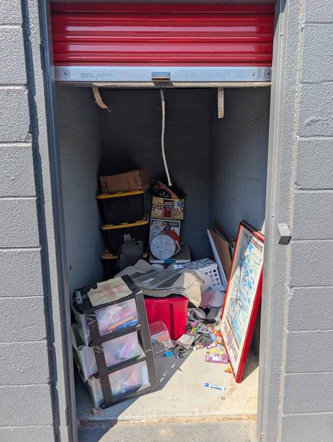5 x 10 storage unit in Arlington, TX