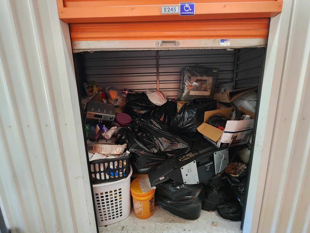 5 x 10 storage unit in Deer Park, NY