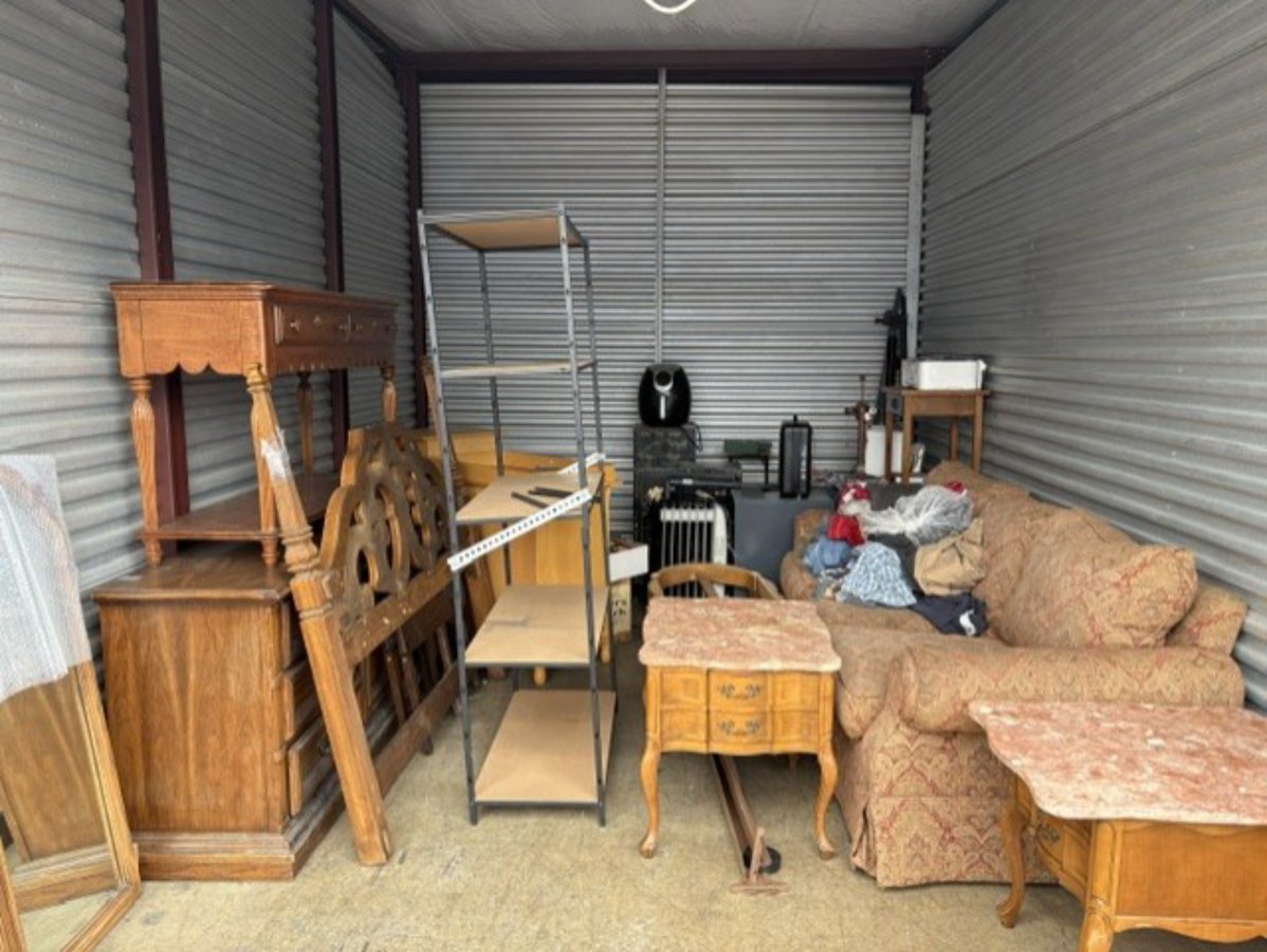 10 x 15 storage unit in Hendersonville, TN