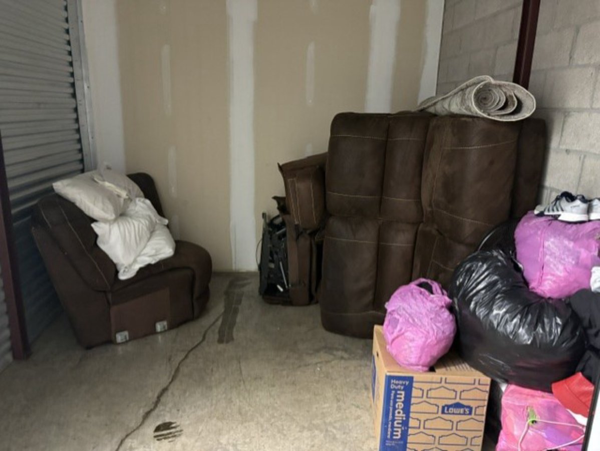 10 x 10 storage unit in Hendersonville, TN