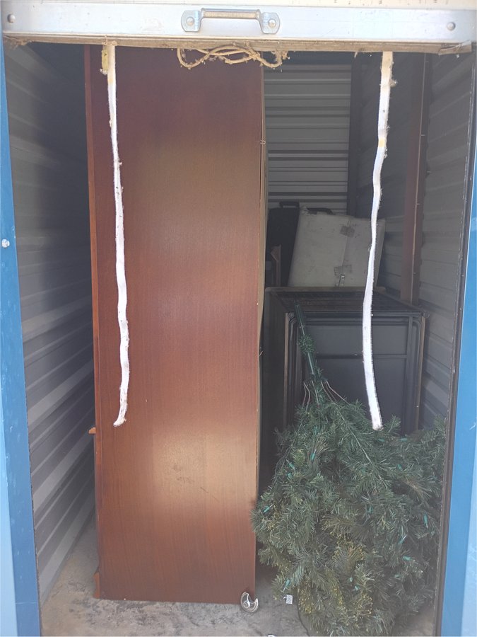 5 x 10 storage unit in Clarksville, TN