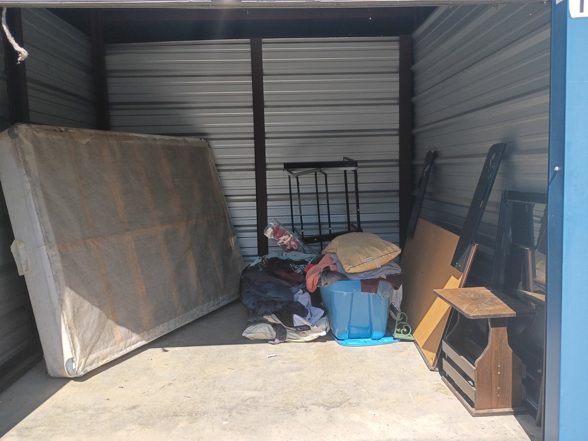10 x 10 storage unit in Clarksville, TN