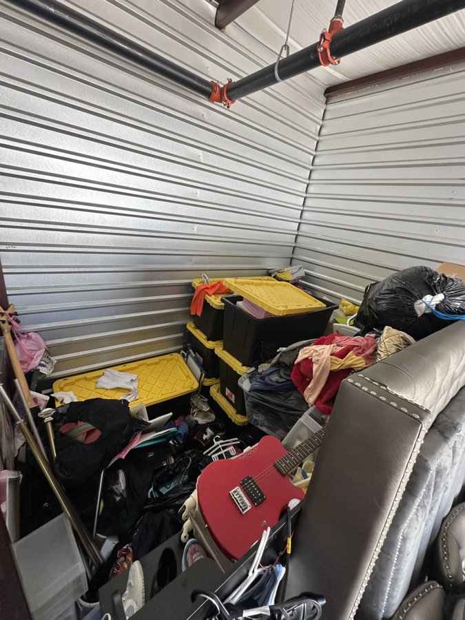 10 x 20 storage unit in Lancaster, TX