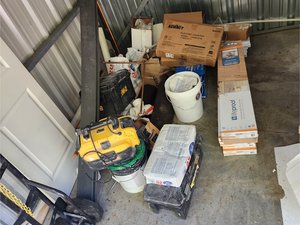 10 x 10 storage unit in Deer Park, NY