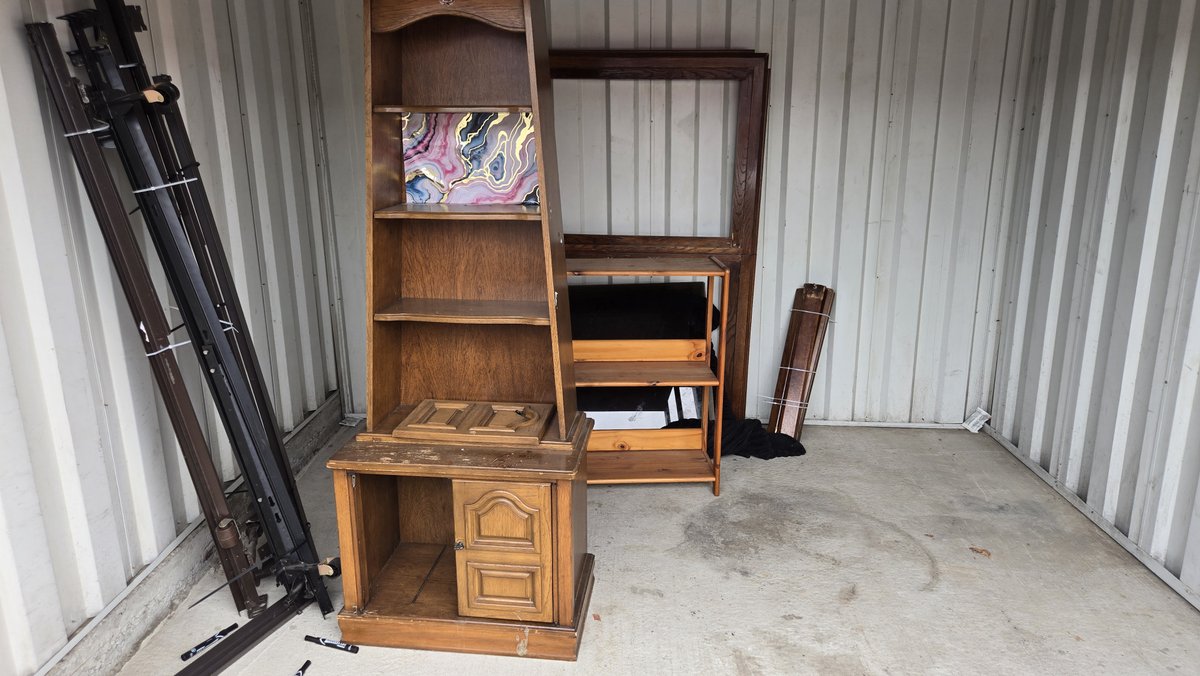 10 x 10 storage unit in Aurora, IL