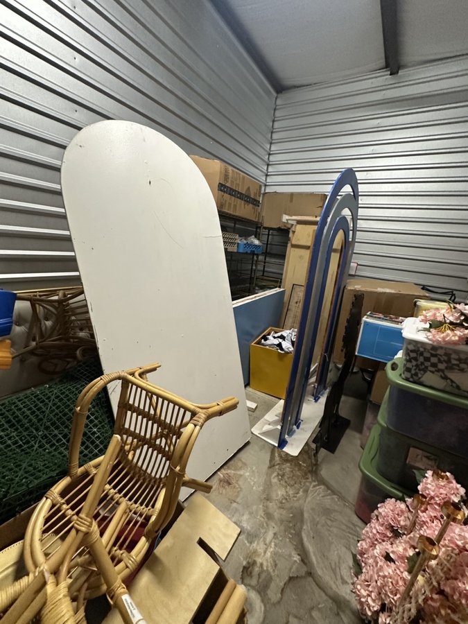 10 x 30 storage unit in Lancaster, TX