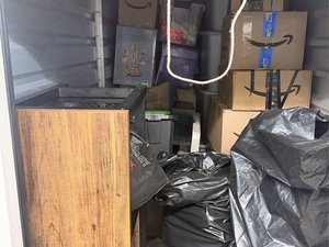 5 x 10 storage unit in Staten Island, NY