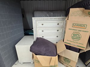 10 x 10 storage unit in Aurora, IL