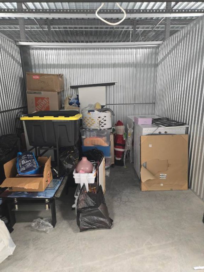 10 x 10 storage unit in Dyer, IN