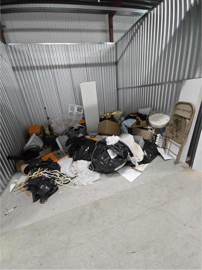 10 x 10 storage unit in Crum Lynne, PA