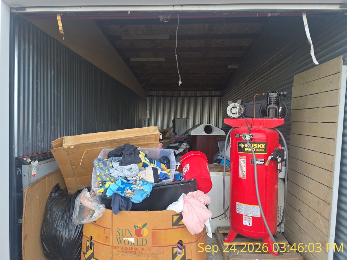 10 x 24 storage unit in Fairfield, CA