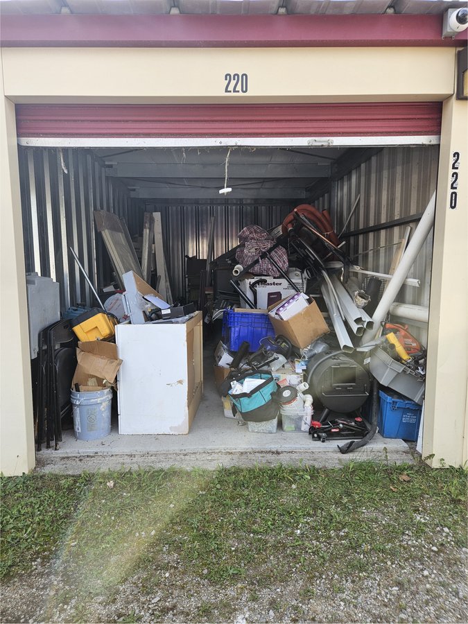 10 x 20 storage unit in Flint, MI