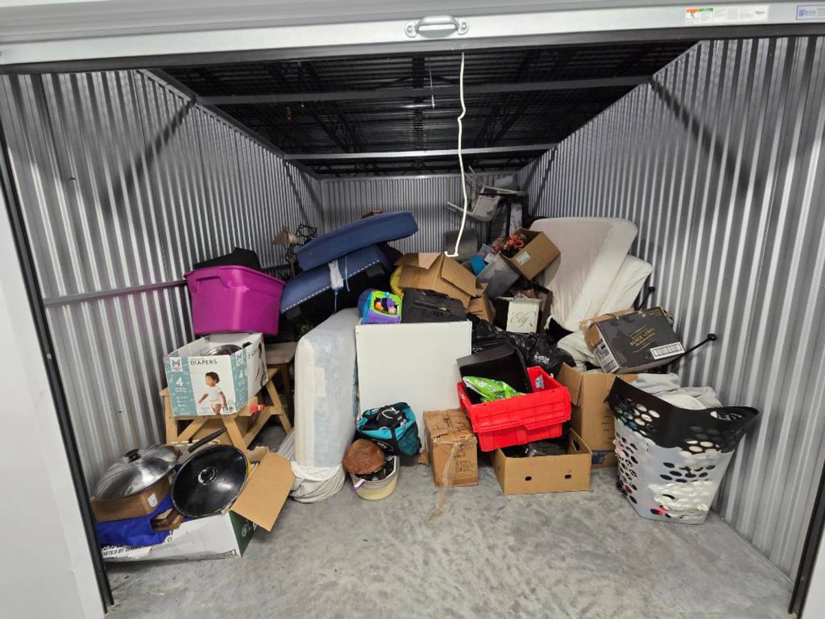 10 x 15 storage unit in Port Charlotte, FL