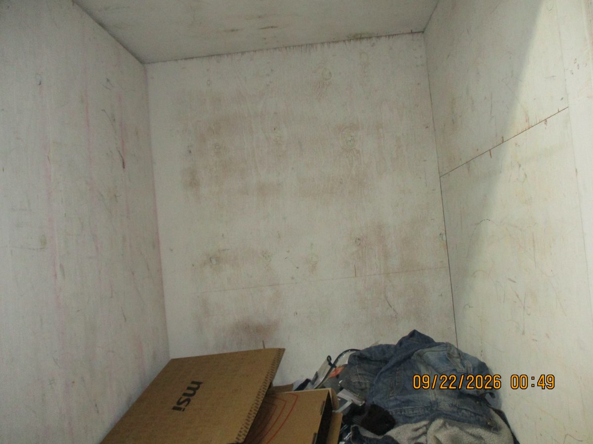 4 x 4 storage unit in Oakland, CA