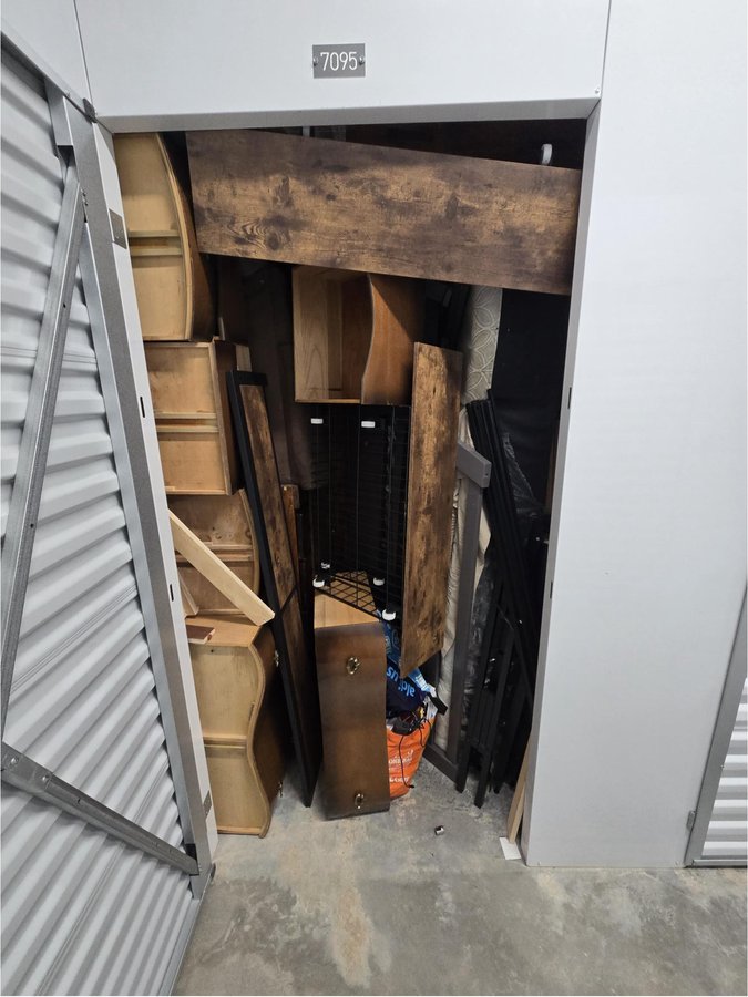 5 x 10 storage unit in College Park, MD