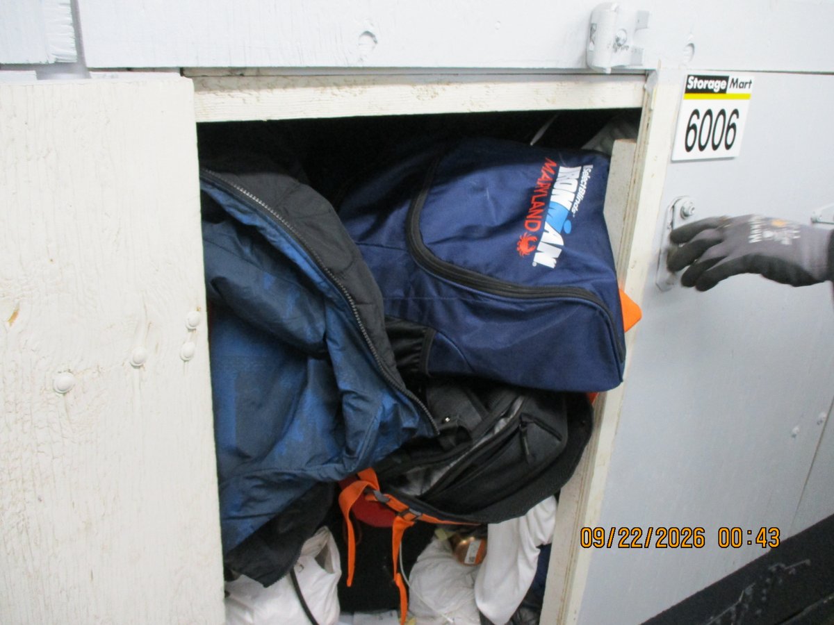 4 x 4 storage unit in Oakland, CA