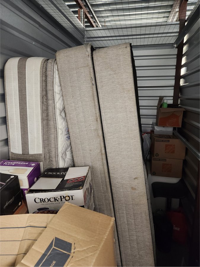 5 x 10 storage unit in Baltimore, MD