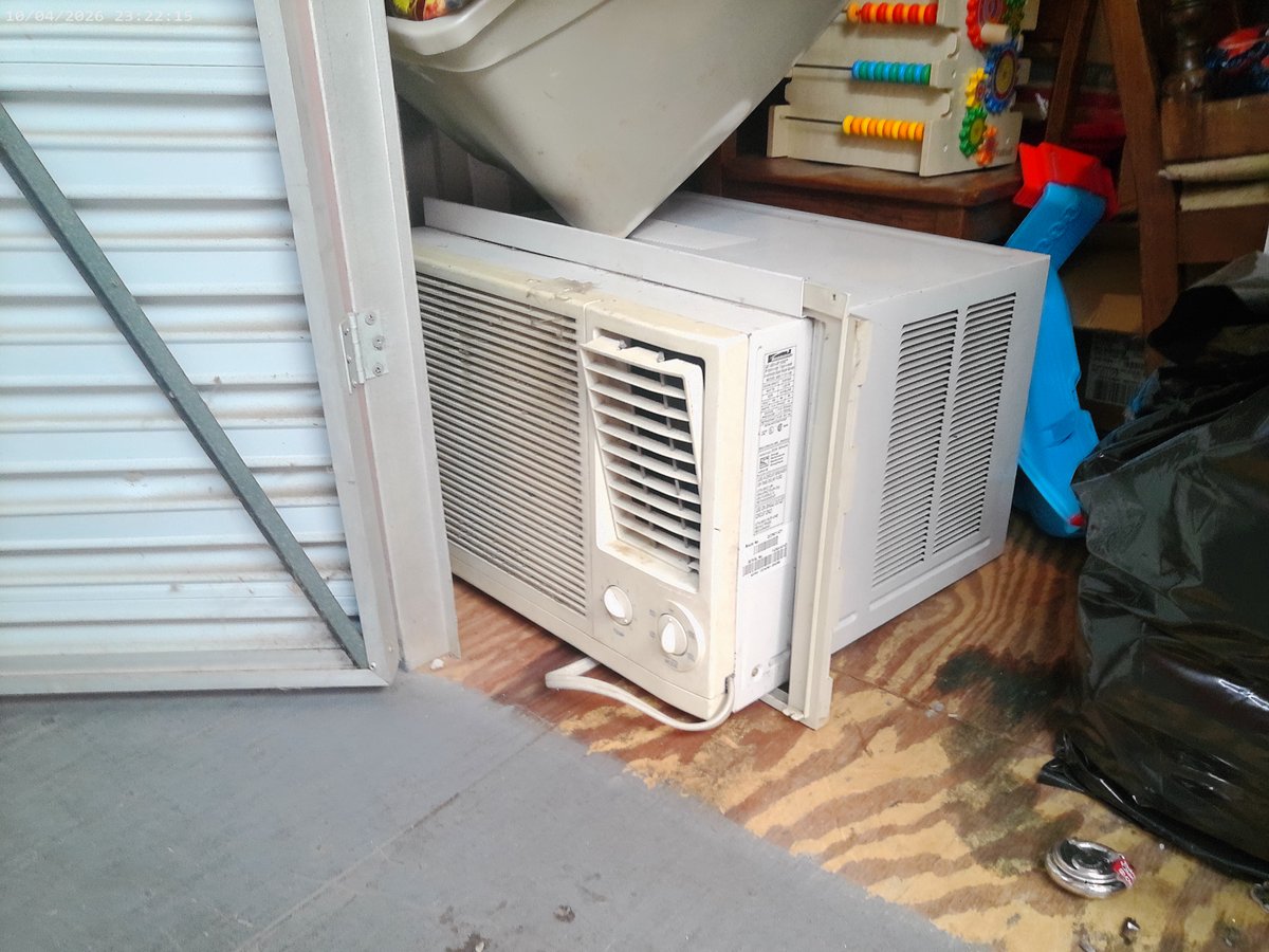 5 x 10 storage unit in Lakewood, OH