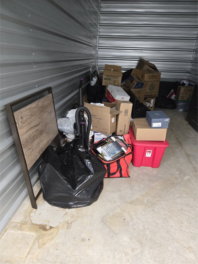 10 x 20 storage unit in Huntsville, AL