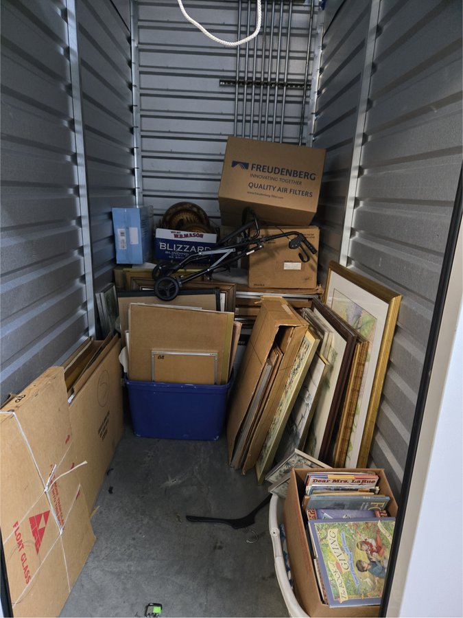 5 x 10 storage unit in Oakdale, NY