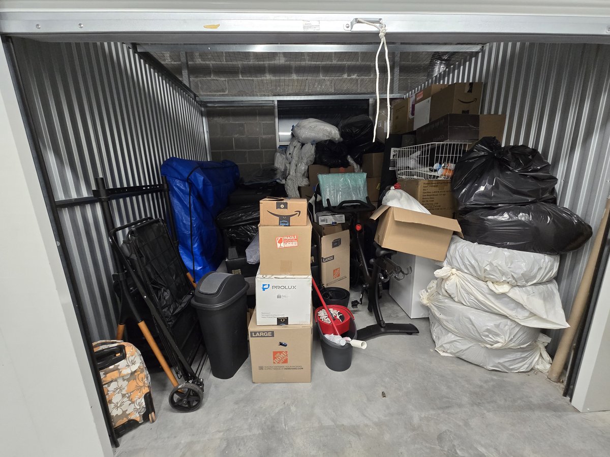 10 x 10 storage unit in Pittsburgh, PA
