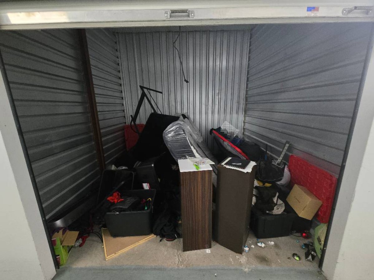 10 x 10 storage unit in Dallas, TX