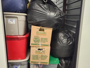 5 x 10 storage unit in Baltimore, MD