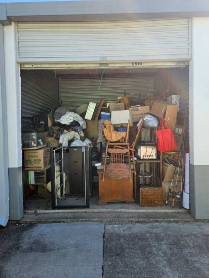 10 x 10 storage unit in Florence, KY
