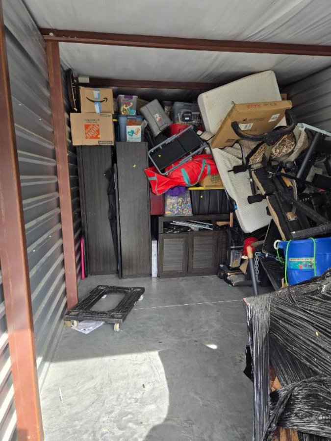 10 x 20 storage unit in Valparaiso, IN