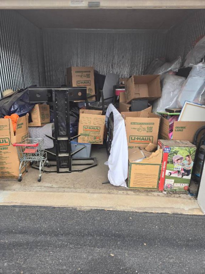10 x 10 storage unit in Glendale, AZ