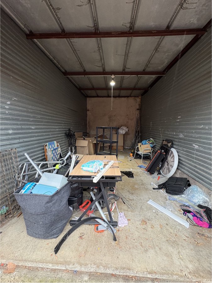 10 x 20 storage unit in Dallas, TX