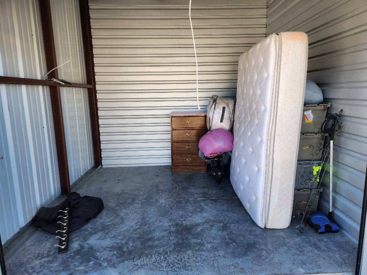10 x 10 storage unit in Tulsa, OK