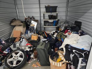 10 x 10 storage unit in Tacoma, WA