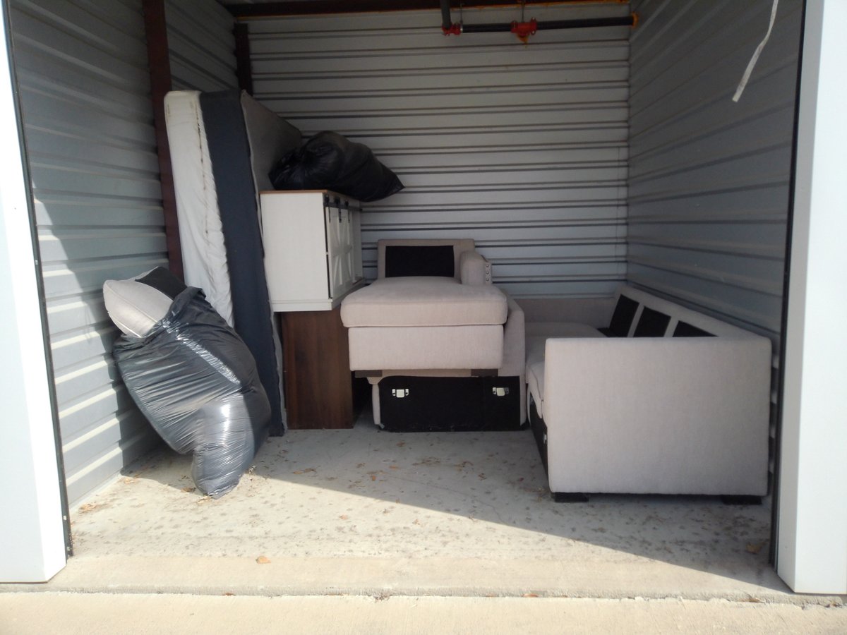 10 x 10 storage unit in Duncanville, TX