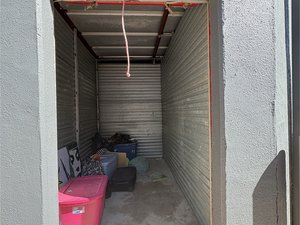 5 x 10 storage unit in Dallas, TX