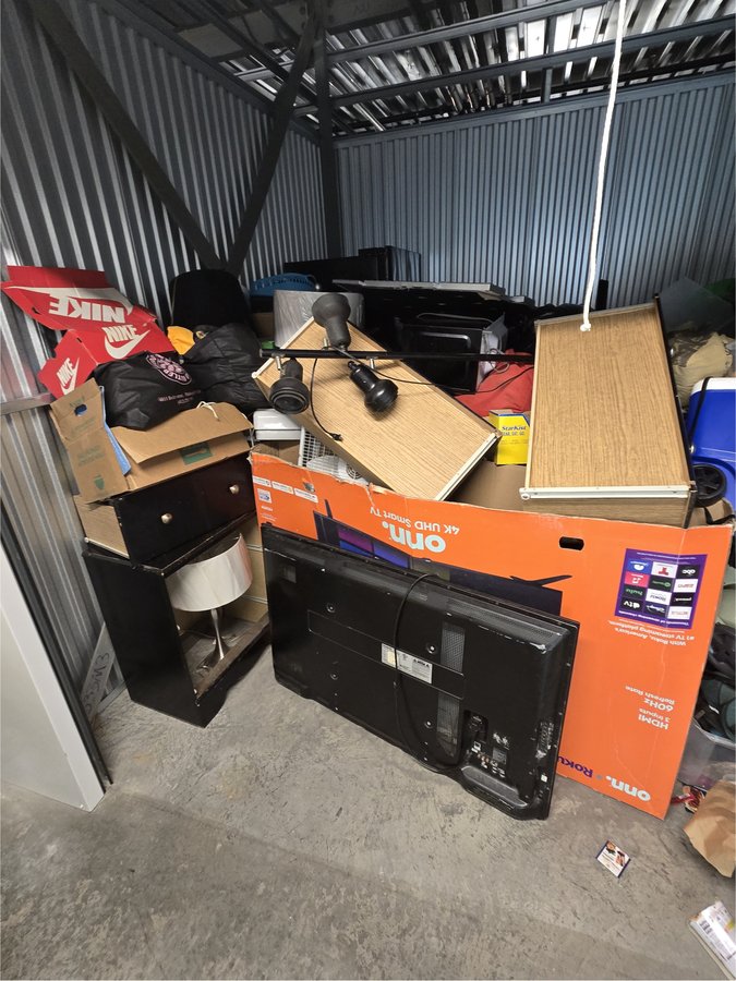 10 x 10 storage unit in Pittsburgh, PA