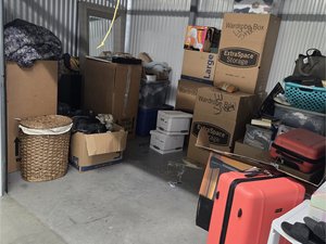 10 x 5 storage unit in Miami Gardens, FL