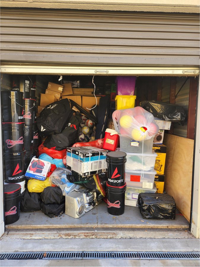 10 x 15 storage unit in Belleville, NJ