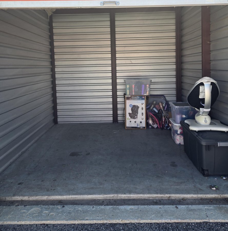 10 x 10 storage unit in San Antonio, TX
