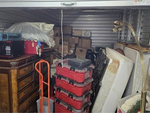 10 x 15 storage unit in Phoenix, AZ