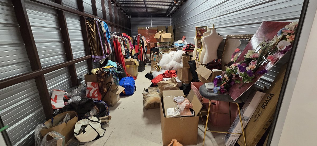 10 x 30 storage unit in Miami, FL