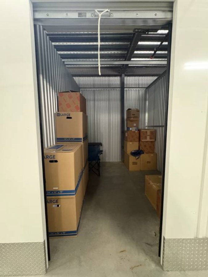 7 x 10 storage unit in Chantilly, VA
