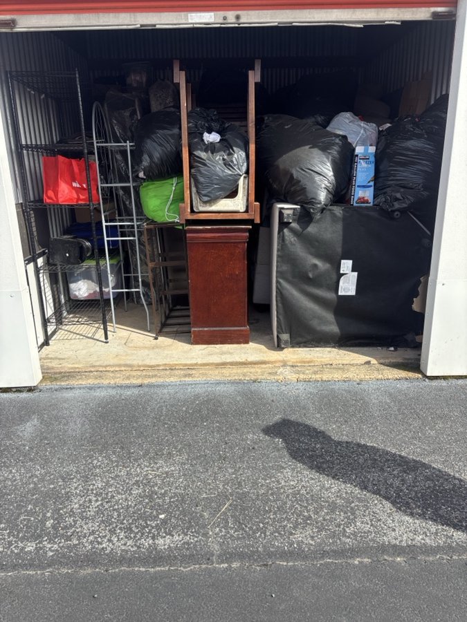10 x 10 storage unit in New Castle, DE