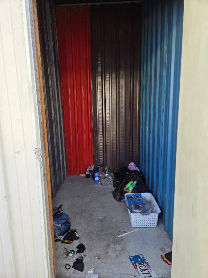 5 x 7 storage unit in Columbus, IN