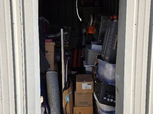 6 x 10 storage unit in Columbus, IN