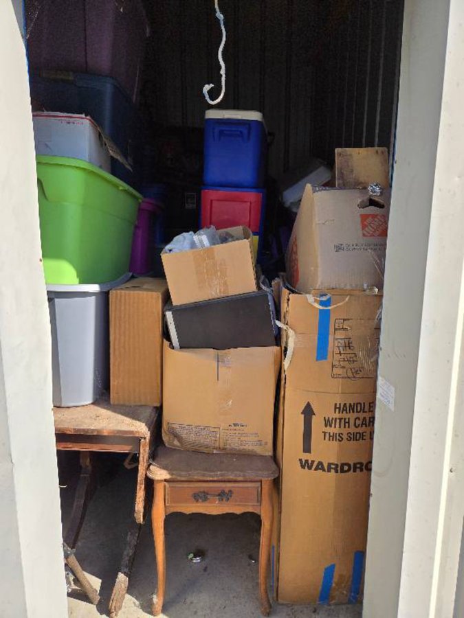 6 x 10 storage unit in Columbus, IN