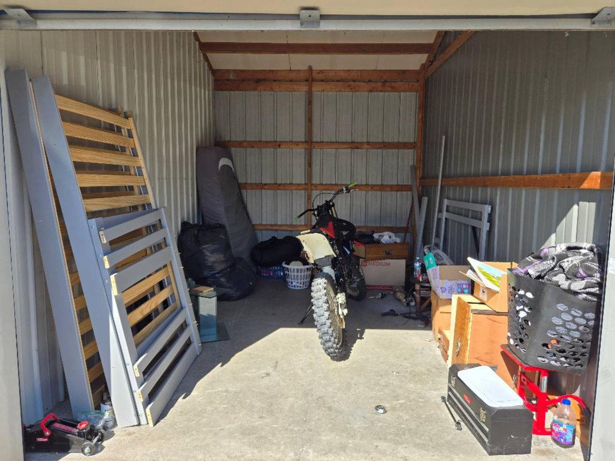 10 x 15 storage unit in Columbus, IN
