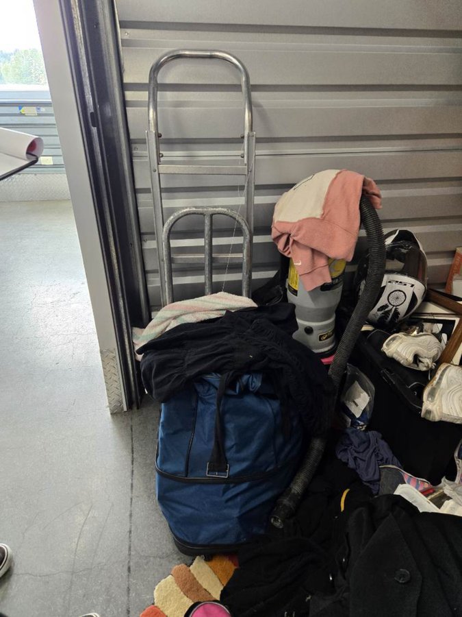 10 x 12 storage unit in Lynnwood, WA